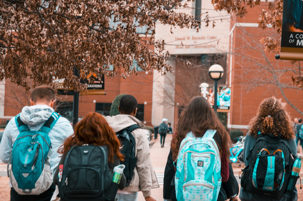 Private college in Toronto students walking to campus