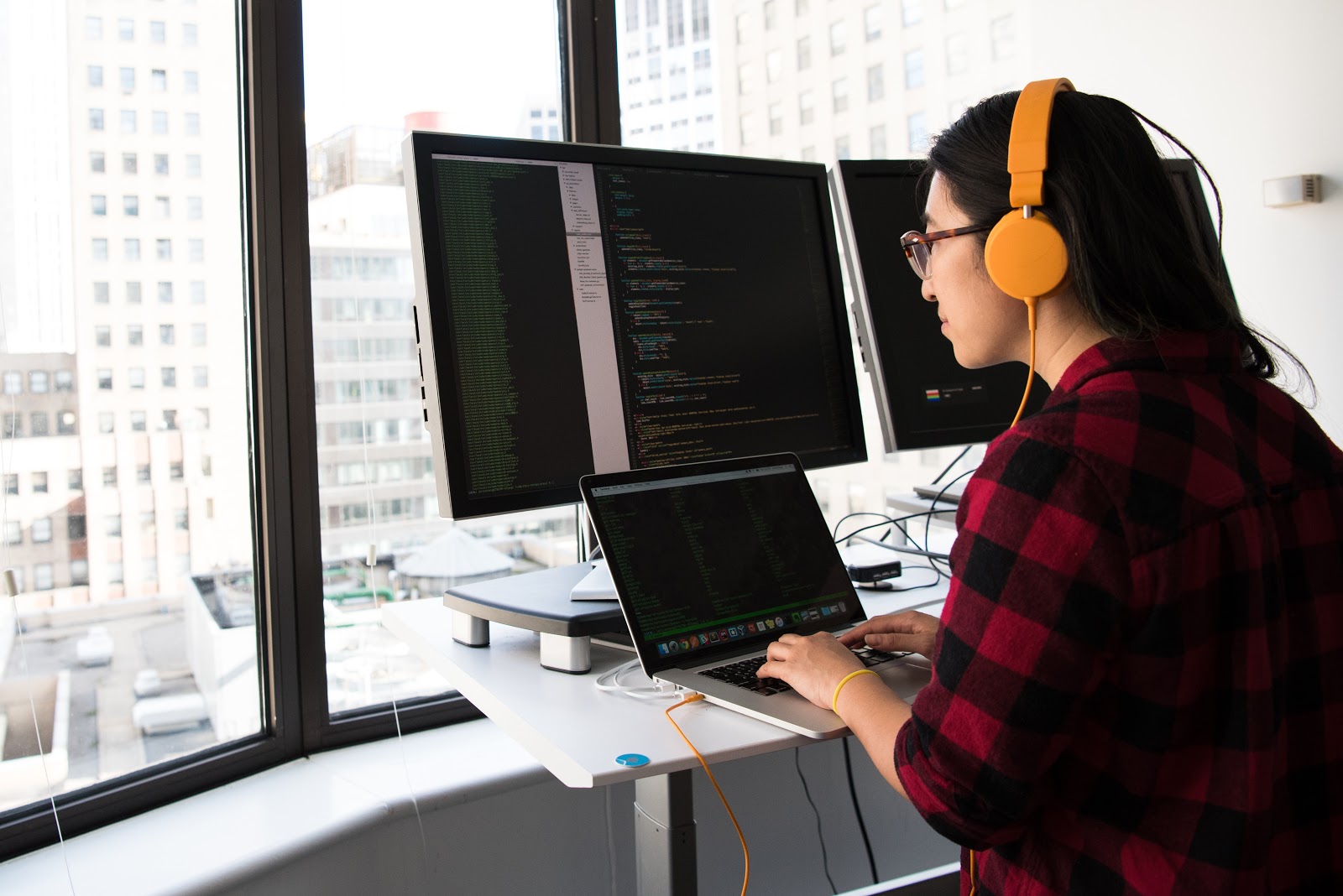 To become a mobile app developer in Toronto, you need to choose the right platform in order to build your app.